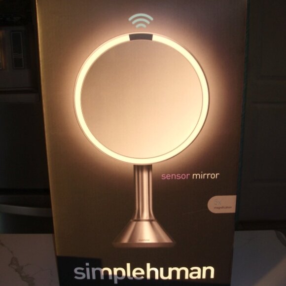Simplehuman 8” Round Sensor Make-up Mirror 5x Cordless | Stainless Steel ST3052 - Picture 4 of 7